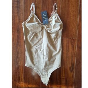 Hey Girl Women Seamless Shapewear Bodysuit Beige Nude Medium New Snap Gusset